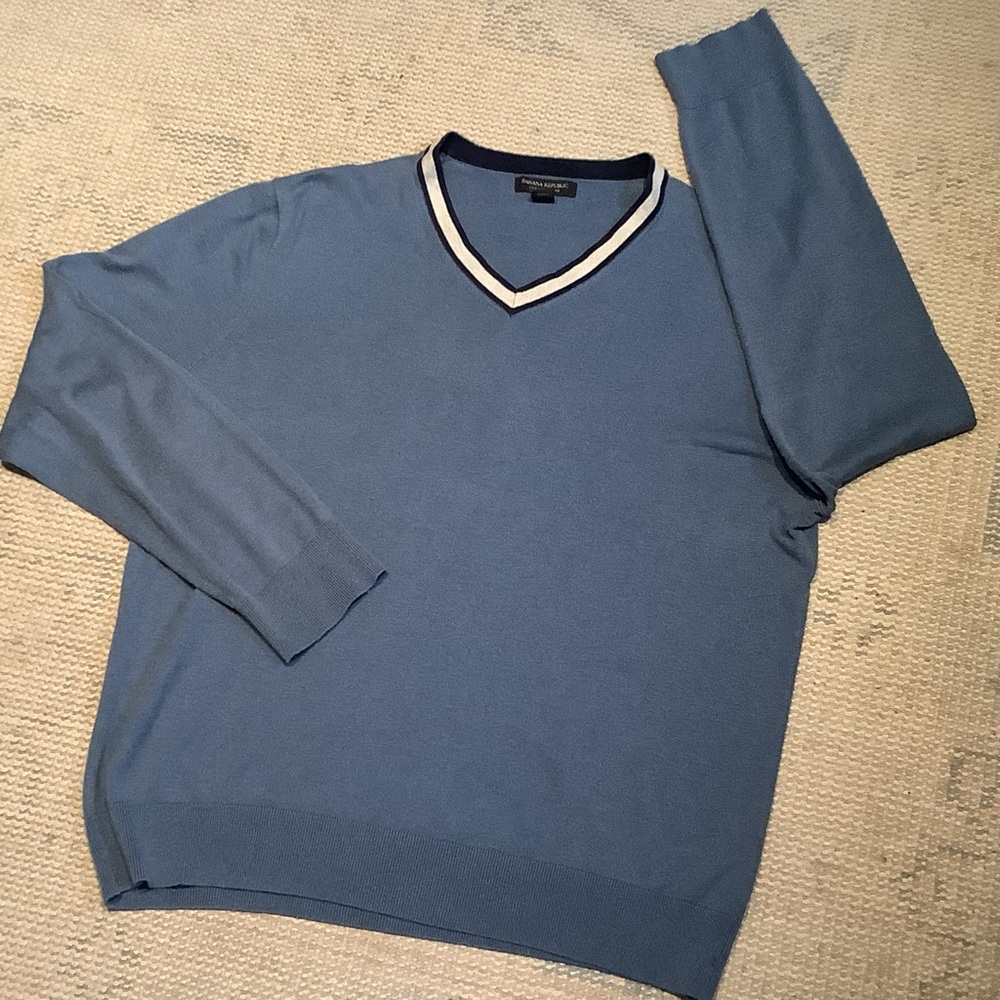 Banana Republic Luxury Blend V-neck Sweater in Blue with White Trim Sz L